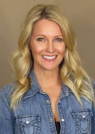 Allison Clay's Instagram, Twitter & Facebook