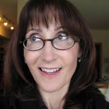 Elizabeth Robichaud's Instagram, Twitter & Facebook