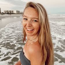 Delaney Carlisle (@d_carlisle1)