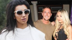 Stephen Bear walks hand-in-hand with Lacey Fuller as Chloe Khan moves