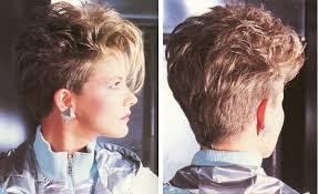 The mullet haircut existed in several different styles, all characterized by hair short on the sides and long in the back.10 mullets were popular in women's hairstyles became increasingly long in the latter part of the decade and blunt cuts dominated. Eighties Short Coifs And Haircuts To Make A Woman Stand Out In A Crowd