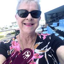 All aboard the Christmas fruit express! 🚂🍓🥝 This edible train is the  perfect healthy centerpiece for your holiday table. ✨🍍 #ChristmasFruit  #HolidayPlatter #HealthyHoliday #ChristmasFood #FruitArt
