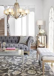 Şık tüller ile güneşlik kullanabilirsiniz. Modern Ve Sik Salon Dekorasyonlari Icin Basit Ornekler
