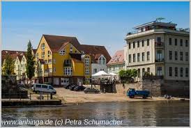 schonebeck elbe ein kleiner bootsanleger befindet sich in schonebeck unterhalb der schonebeck elbe magdeburg