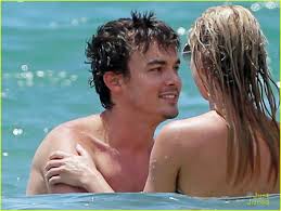 Tyler blackburn stars as caleb rivers, the bad boy with a soft side who swept hanna off her feet on pretty little liars (2010). Full Sized Photo Of Tyler Blackburn Kiss Girlfriend Beach Maui Vacation 07 Tyler Blackburn Kisses G Pretty Litle Liars Pretty Litte Liars Pretty Little Liars