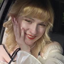 🍂 We're continuing our “We Are Thankful for Our Student Workers” series  with the person behind the camera: Katelynn "Brie" Humbles! 🍂 Brie, a  sophomore Professional Writing major, serves as the social