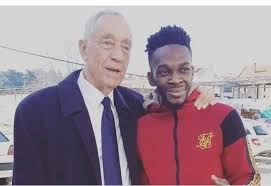 Presidente da república foi até aos balneários após a vitória de portugal Expresso Marcelo Responde A Policia Quando Tiro Selfies Nao Peco O Cadastro