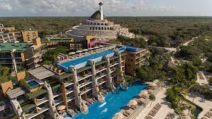 Concierge é uma das comodidades oferecidas neste resort (com tudo incluído). Hotel Xcaret Mexico Westjet Official Site