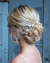 Brown hair with blonde highlights. Mother Of The Bride Hairstyles 63 Elegant Ideas 2021 Guide