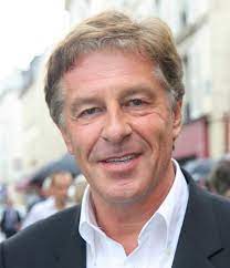 Norbert tarayre (1982), chef cuisinier, posséde le restaurant saperlipopette ! Contacter La Mairie
