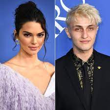 Check spelling or type a new query. Kendall Jenner And Anwar Hadid Kissing At Cfda Awards Party Popsugar Celebrity
