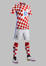 Pentru prima oară în istoria competiției, meciurile vor fi găzduite de stadioane din 12 orașe, inclusv bucurești. New Croatia Euro 2016 Jerseys Croatia Unveil 16 17 Home Away Nike Kits Football Kit News