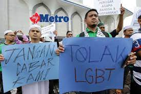 Kita belum lagi mendengar kes serupa ditimbulkan di negara kita tetapi di negara di mana golongan lgbt diiktiraf, golongan lgbt tetap menghadapi masalah diskriminasi dalam usaha mendapatkan kemudahan perumahan yang selesa. Kes Hiv Kerana Homoseksual Meningkat