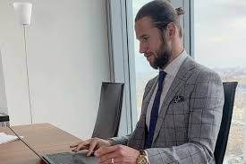 Lokomotiv & poland national team player. Grzegorz Krychowiak Pokazal Swoja Stylizacje Na Wideokonferencje Gora Elegancka A Dol Gdzie Sa Porteczki