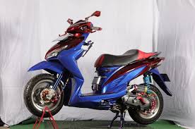 Mod ini akan mengganti tampilan bf400 yang ada di gta san andreasmu menjadi vario babylook seperti pada ss di samping. Modifikasi Honda Vario 110 Esp Komposisi Keren Pakai Pelek Monoblok Dan Lapis Carbon Gridoto Com