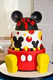 Bizcocho De Mickey Mouse De Una Libra Y Media Mickey Mouse Fondant Cake Mickey Cakes Mickey Birthday Cakes Unique Birthday Cakes