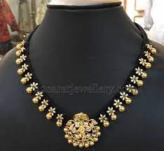 Floral Necklace With Gold Balls Black Beaded Jewelry Jewelry Design Necklace Gold Necklace Designs