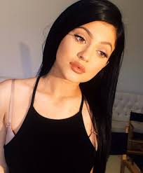 16 Times Kylie Jenner And Kim Kardashian Looked Exactly Alike, Because The  Resemblance Is Seriously UnKanny