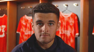 Championship-voetballer Daniels uit de kast, als eerste Engelse speler in  32 jaar