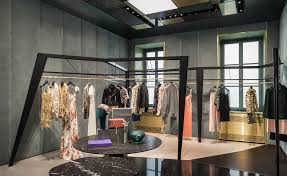 Dimore Studio Weave Their Magic On An Art Deco Inspired Boutique In Turin Fashion Shop Interior Luxe Interiors Fashion Showroom