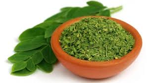 Cara lain mengolah daun tanaman ini adalah mengeringkannya dan mencampurkannya dengan untuk mendapatkan manfaatnya bagi kesehatan kulit wajah, anda bisa mengolah daun kelor cara mengolah daun kelor sebagai masker pun mudah. Buat Ngilangin Ilmu Hitam 12 Manfaat Daun Kelor Ini Juga Baik Untuk Kesehatan
