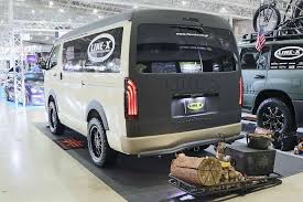 ハイエース200系ワゴン リフトアップカスタム 各所line x塗装 jaos ジャオス のオーバーフェンダー 同じくjaosのスキッドバー装着 東京オートサロン2017 出展車両 toyota hiace tokyo auto salon 2017 ハイエース トヨタハイエース ハイエース カスタム