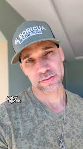 Don Sefe sospecha que algún interés hay detrás de tanto cariño. 😁  #asinosepuede #gabyalicea #donsefe #elboricuaesotracosa #comedia ✌🏽🤪