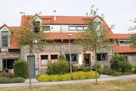 37 objekte auf 10 unterschiedlichen anzeigenmärkten gefunden. 2 Zimmer Wohnung Zu Vermieten Hofgut Kolnhausen 9 35423 Lich Giessen Kreis Mapio Net