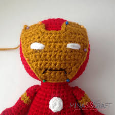 The nylon yarn becomes limp with use and the color fades but it wears like iron. Iron Man Amigurumi Minasscraft Patrones Amigurumis