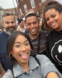 Sean Darley's Instagram, Twitter & Facebook