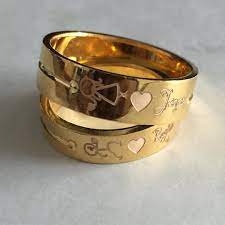 I also just received my own in the mail and it so cool! Romeo Juliet Gold Wedding Bands
