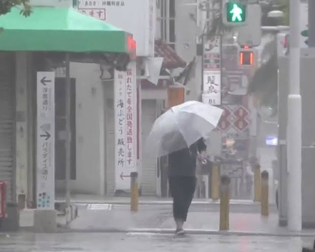 Typhoon Dolphin lashes Okinawa, injuring five and cutting power to 14,000 buildings; China shuts ports and halts ferries ahead of expected landfall