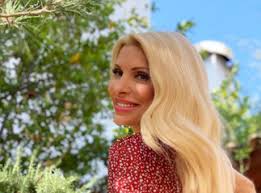 Δεν πάει το μυαλό σας τι επιχείρηση. Elenh Menegakh Oi Apokalypseis Gia Thn Nea Ekpomph Ths Celebrities News 24 7