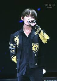 Browse millions of popular bts wallpapers and ringtones on zedge and . K Pop 1934101 Bts Cool And Kim Taehyung On Favim Com