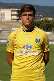 Nel mondo della moda ci è finito quasi per caso: La Storia Da Portiere Del Taranto A Modello Per Armani