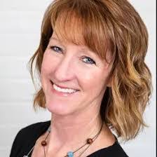 Shelly Cross's Instagram, Twitter & Facebook