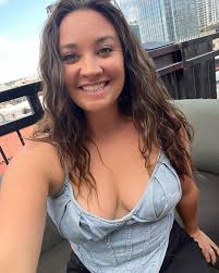 Ashley Dawn's Instagram, Twitter & Facebook