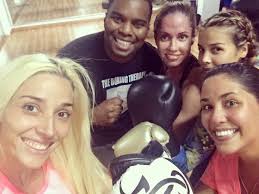 Jose Jones (@THEBOXTHERAPY)