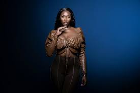 Sorti le 13 novembre 2020, aya est le troisième album studio d'aya nakamura. Aya Nakamura La Pop Queen De Tous Les Records