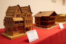 Um dies zu tun, sollte auf dem stand ein paar streichhölzer parallel sein. Ausstellung Franz Grubers Streichholzwelt Feuerwehrmuseum Schleswig Holstein