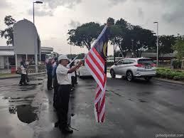 Maybe you would like to learn more about one of these? 10 500 Kakitangan Perodua Berikrar Jadi Pemandu Bertanggungjawab Hari Raya Ini Gohed Gostan