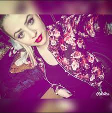 În mașină se mai afla o pasageră de 25 de ani, soția șoferului. Motiveaza Utilizarea La Persoana 2 Singular A Verbelor Si A Pronumelor In Poezia Sunt Ani La Mijloc De Brainly Ro