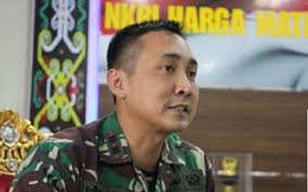 Aku waktu sma di jogja, sekolah yang cowo boleh rambut gondrong, dari tahun pertama manjangin rambut (maklum, masih norak). Kodim Tanah Grogot Buka Pendaftaran Tamtama Gerbang Kaltim Dot Com