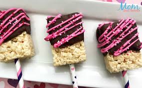 If your cat wants a piece of graham cracker. Super Easy Valentine S Rice Krispie Pops Sweet2019 Mom Does Reviews