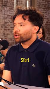 1 Tall Person vs. 14 Short Kings @iamseanporter