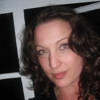 Tara Chambers's Instagram, Twitter & Facebook