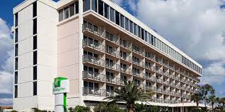 The holiday inn lido beach, situated on a barrier island off the coast of sarasota,is just steps from thesugar white sands of lido beach and just a short walk to st. Pet Friendly Lido Beach Hotel Holiday Inn Sarasota Lido Beach The Beach