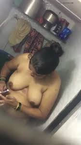 Maharashtra Aunty Nude capture secretly - video 2 - ThisVid.com