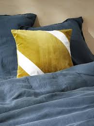 Housse de coussin de velours. Housse De Coussin Velours Graphique Vert Ivoire Maison Vetement Et Deco Cyrillus