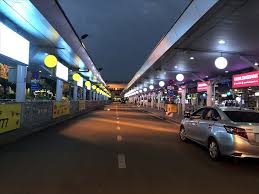 Vào giờ cao điểm có nhiều chuyến bay hạ cánh, khu đón không còn một chỗ trống. San Bay Tan SÆ¡n Nháº¥t Váº¯ng Láº·ng Tá»'i 30 Táº¿t Tin Tá»©c Má»›i Nháº¥t 24h Ä'á»c Bao Lao Ä'á»™ng Online Laodong Vn